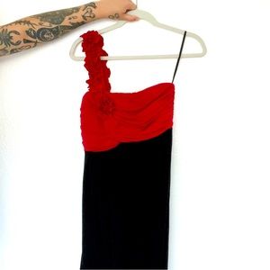 vintage one shoulder evening dress with built in bra✨